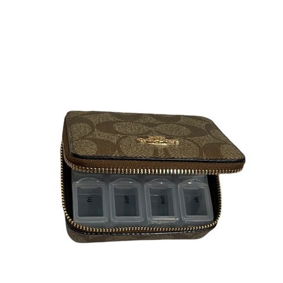Coach Pill Box NWOT - Picture 2 of 5